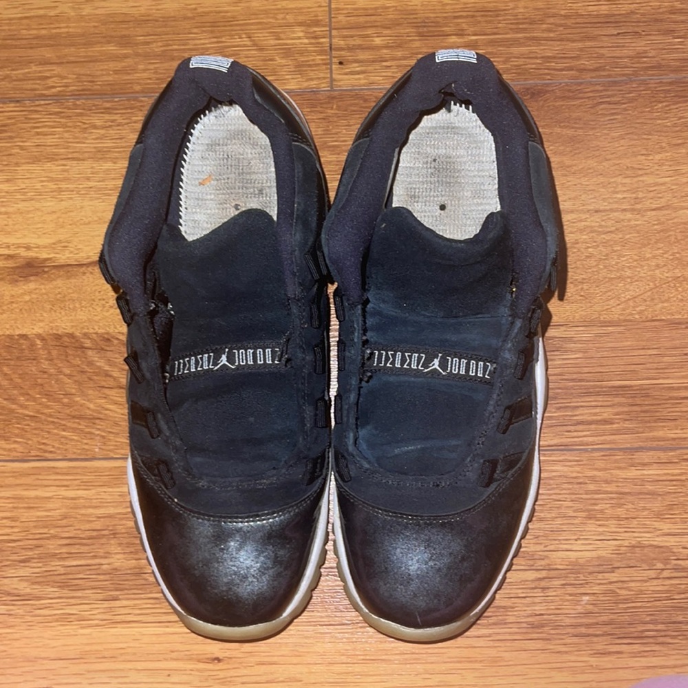 No laces Jordans